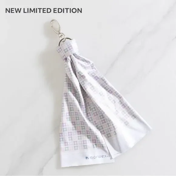 Norwex Optic Scarf Signature Floral Frost NWT - Picture 2 of 11